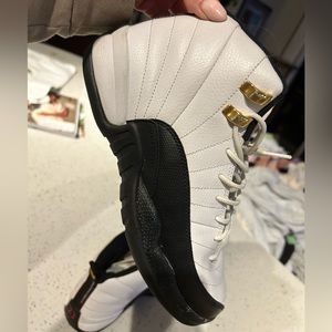 Jordan 12 Retro
Taxi (2013) (GS) size 7Y